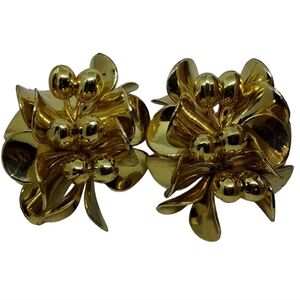 Vintage 1960s Large Chrome Gold Abstract  Floral Clip-On Earrings